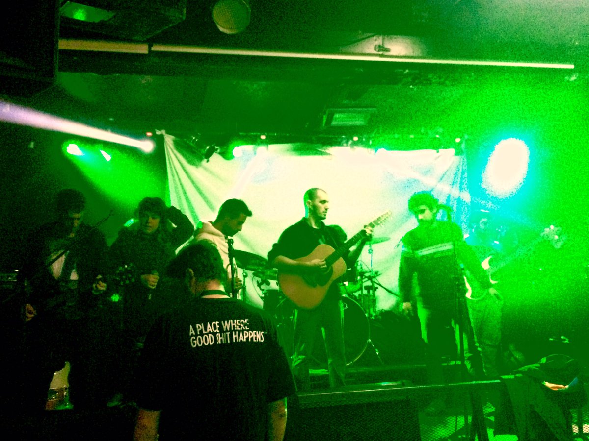 #soundcheck La Royal en vivo desde <a href="/BluzzLiveUy/">Bluzz Live</a>. Hoy los esperamos a partir de 22 horas acá.