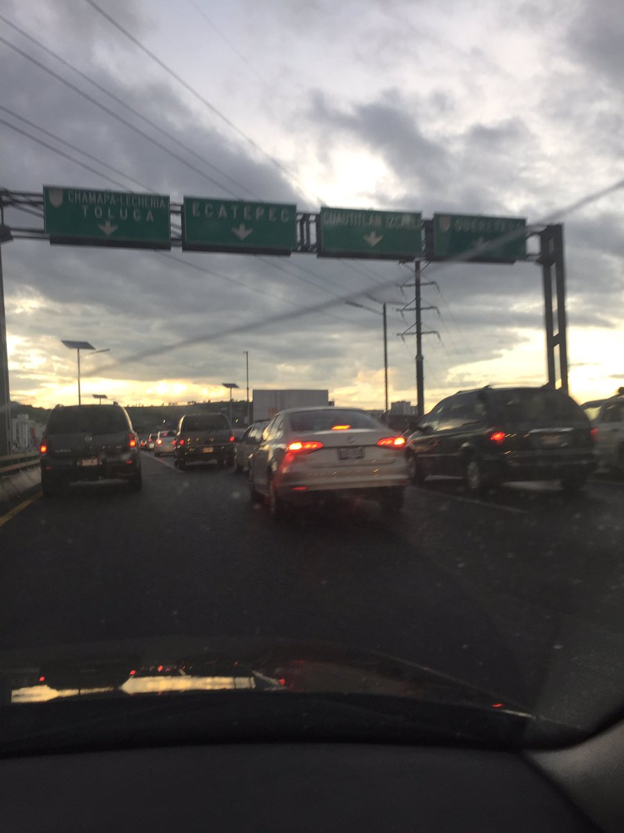 isa_quim's tweet photo. atascado el segundo piso desde la salida de punta norte @trafico889 @ApoyoVial @dftrafico @retioDF https://t.co/EoGpwwyjtB