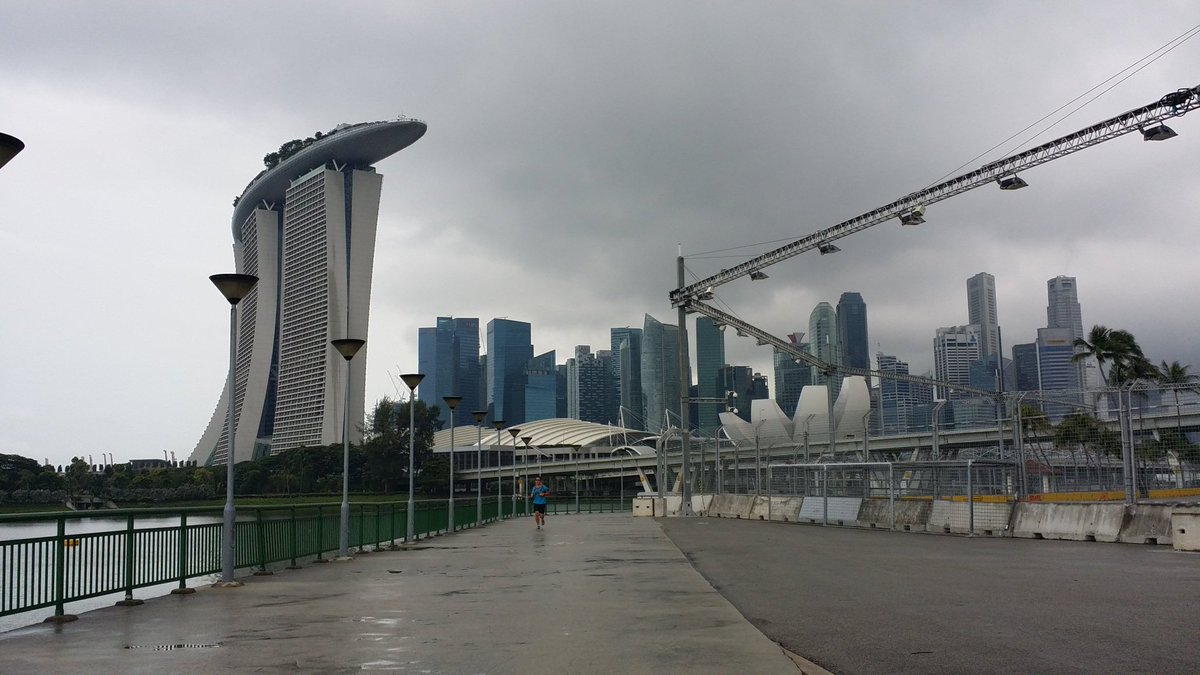 slim168's tweet photo. Night lighting,  getting ready for the night race https://t.co/Yvj25prGKj