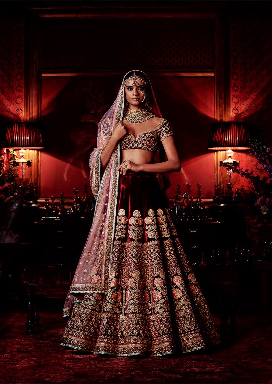IndianCouturee's tweet photo. Sabyasachi Firdaus Collection https://t.co/pfWNQ7mrF5