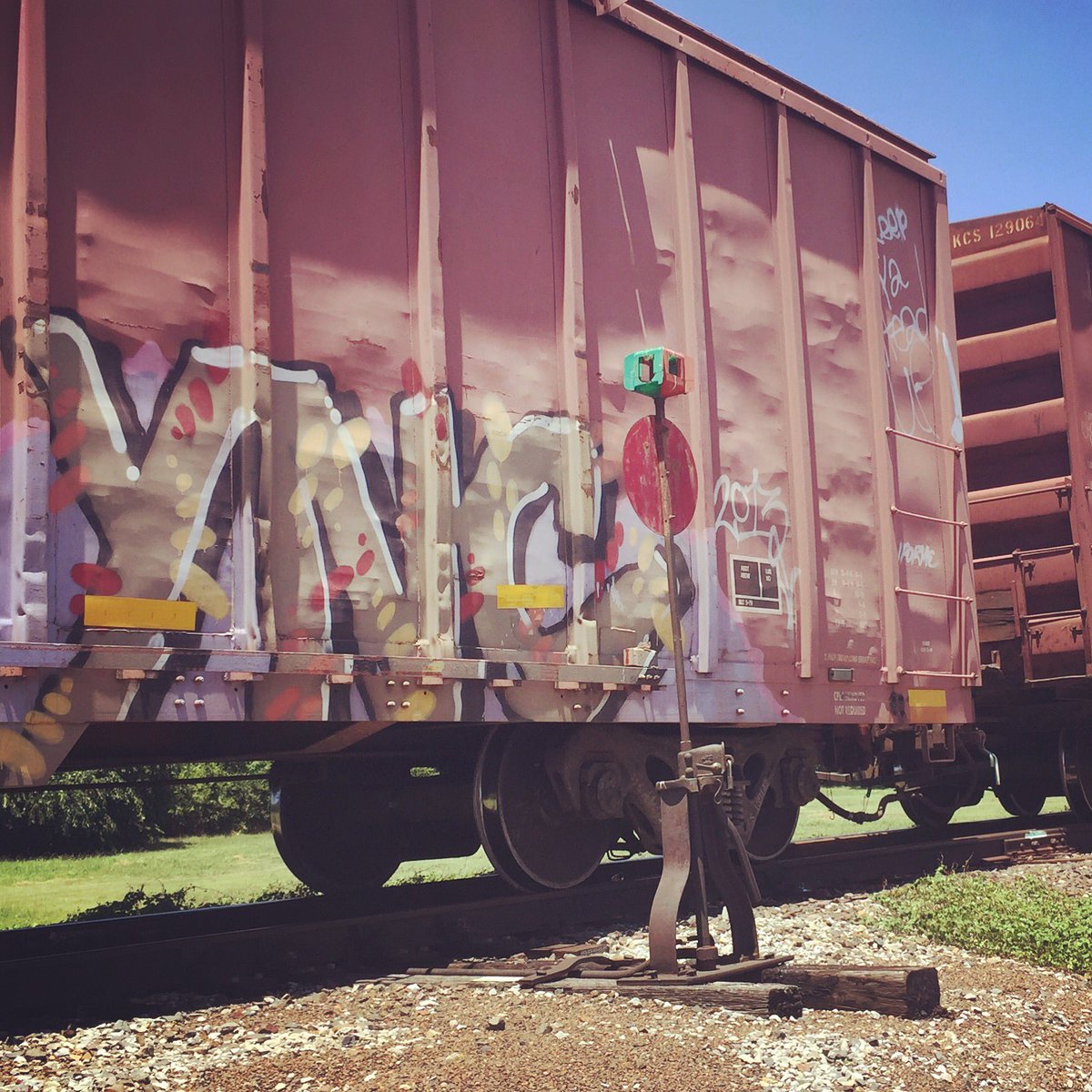 kcheshier78's tweet photo. Hit the switch... Let's roll already! #duncanville #traingraffiti #train #duncanswitch #art #graffiti https://t.co/R2KDbXdHcY