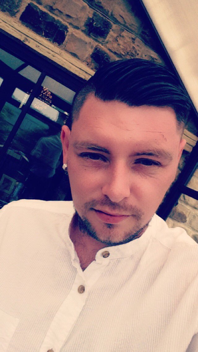 The ceo of everyanimalunderthesun.com please like and share the page on Facebook uk people only please