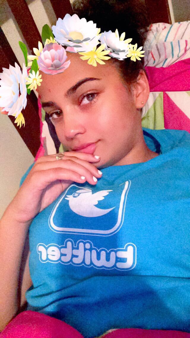 heavenlyfaith15's tweet photo. lemme bless yall w some selfies of me & my twitter shirt 😛 #lamess https://t.co/ZXyjeWQjPN