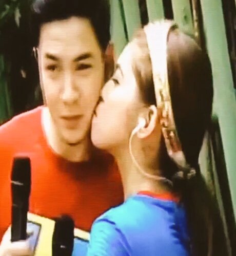 MAINEnatics_PC's tweet photo. Power Kiss 💏💋

EB OFWDay
#ALDUBSuperMA https://t.co/F7wXBMIRt5