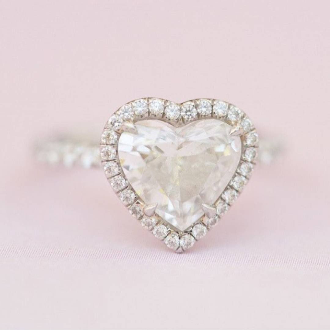modish571's tweet image. Who can resist this stunning ring?