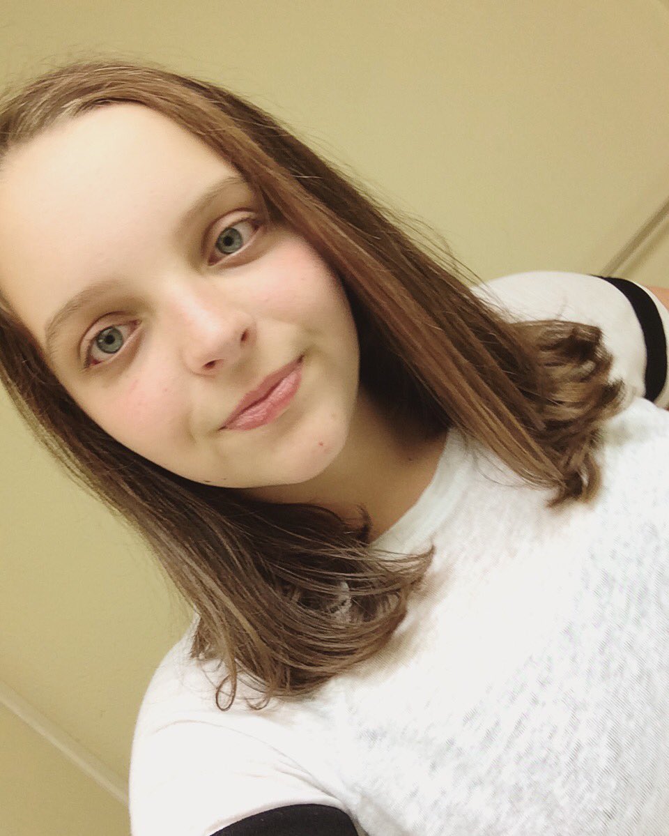 VickiePhill321's tweet photo. new hair💁 #mediumcut #iloveit #new https://t.co/u2GLGR2Fn0
