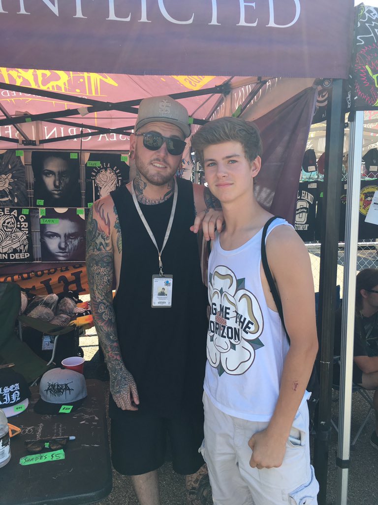ben_wright13's tweet photo. Warped 2k16🎉 @ICENINEKILLS @ChelseaGrinUT @viclurk https://t.co/pnYMhk7U7C
