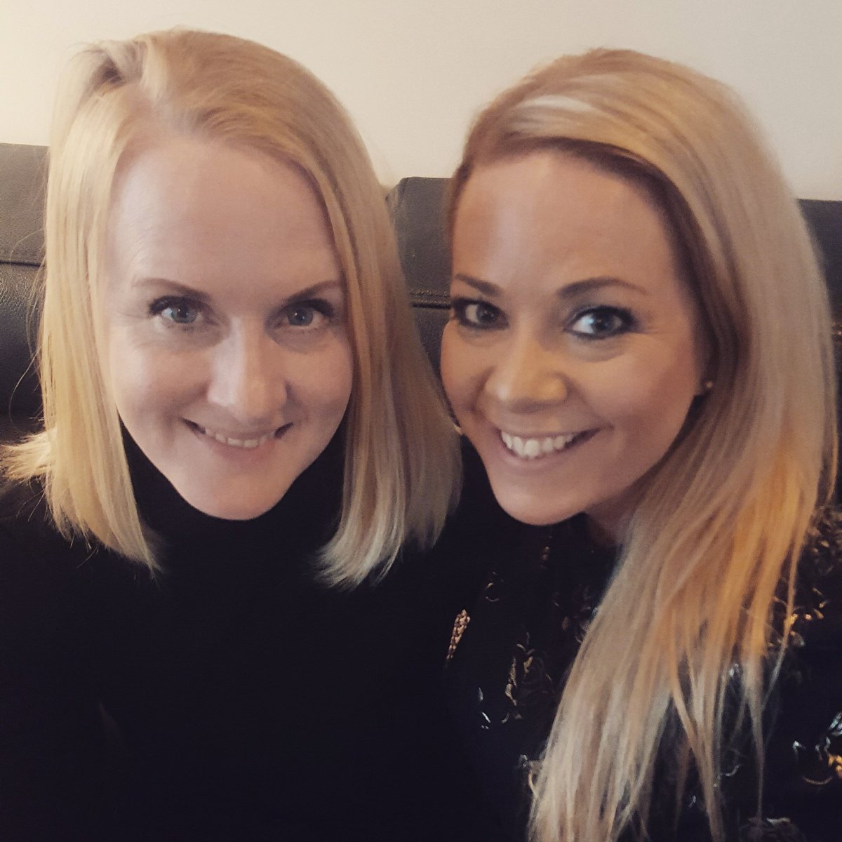 A girls night out with my beautiful childhood BFFS 🌟 #bffs #girlsnightout