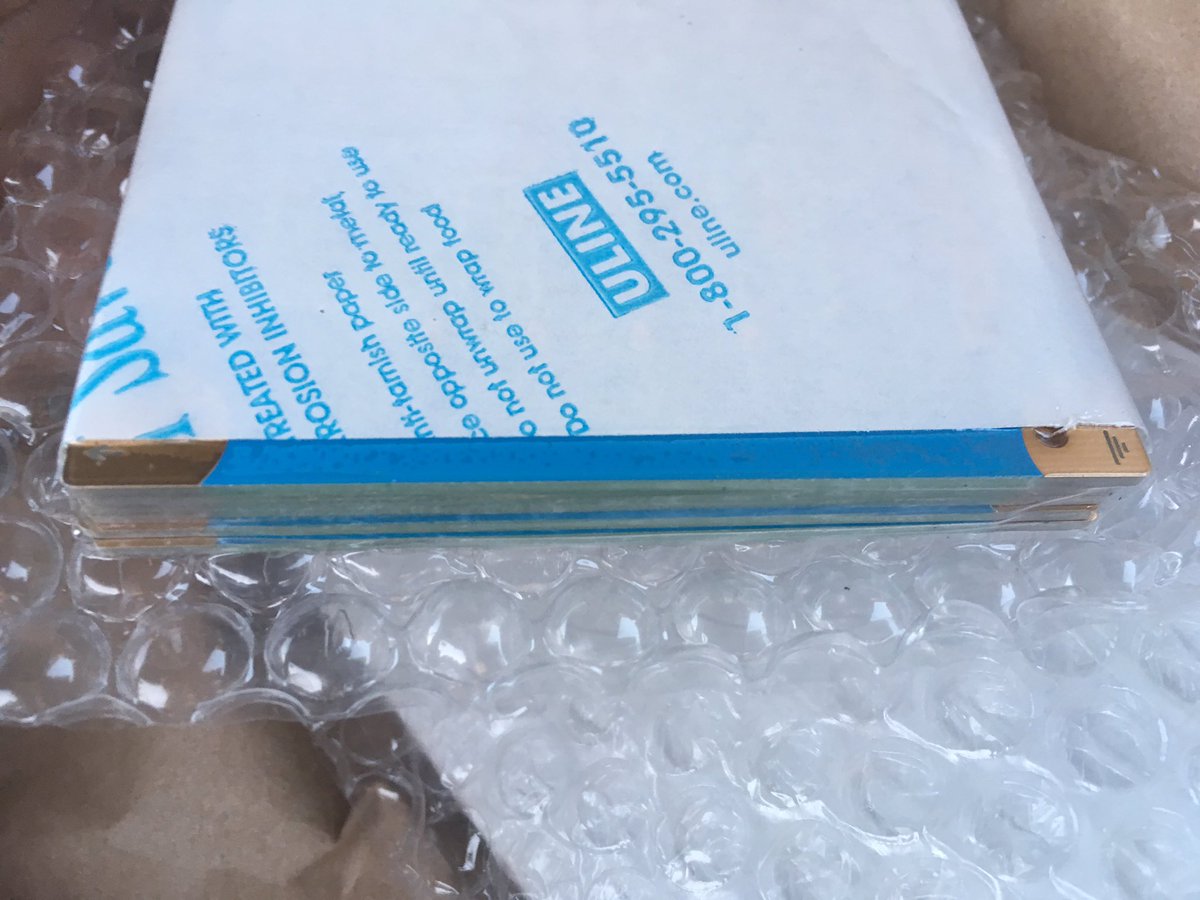 starsandrobots's tweet image. Unboxing. that&apos;s blue. 😍💙 #CircuitClassics