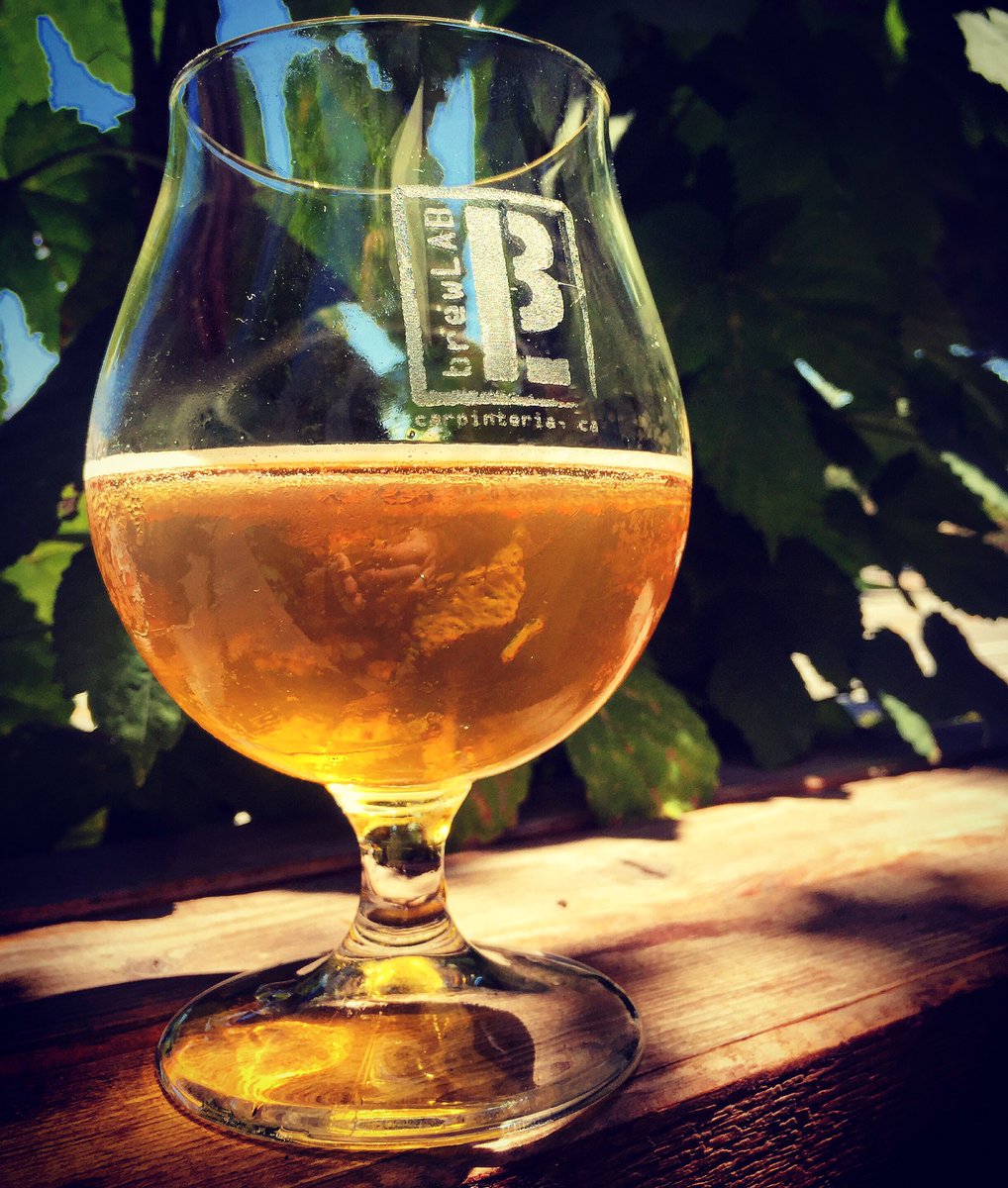 BrewLab in #Carpinteria has brewed the 1st #SurfNSuds official #beer! This beer will only be served during VIP hour