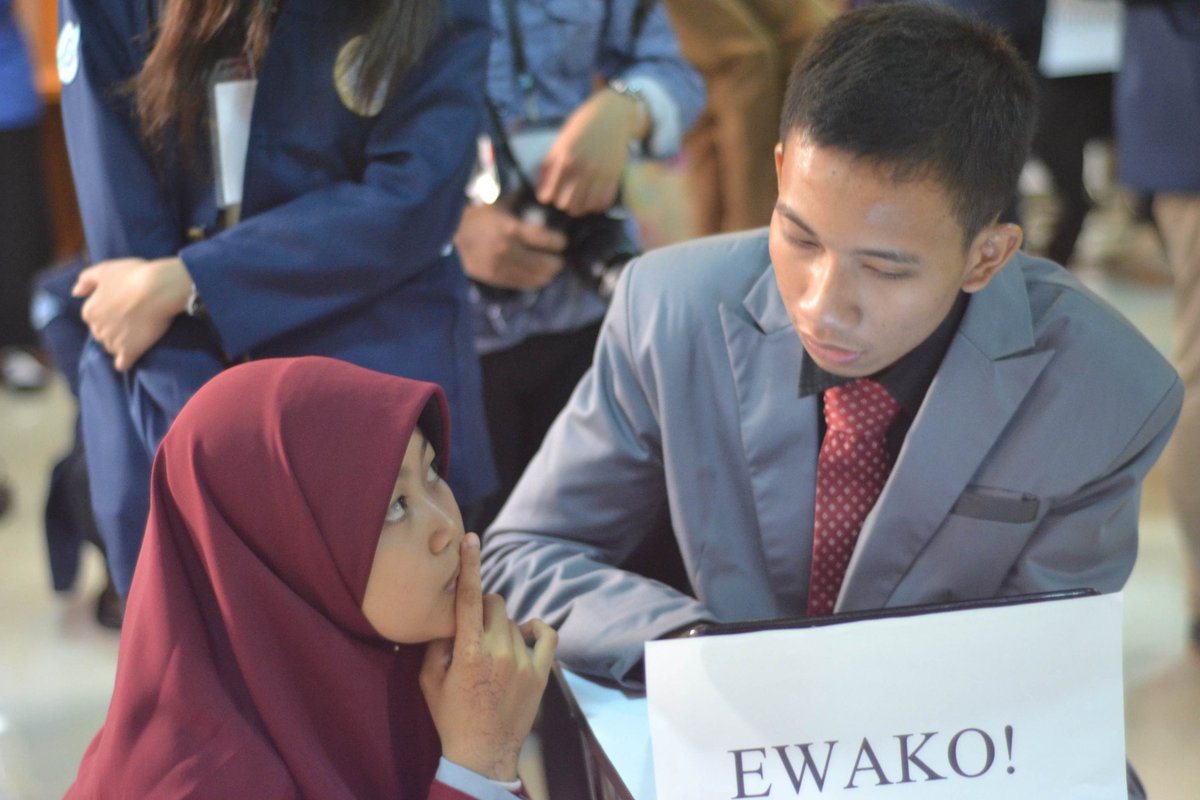 Duh kok mukanya pada serius ya? 😂
Ini salah satu keseruan UASTEC tahun lalu :D