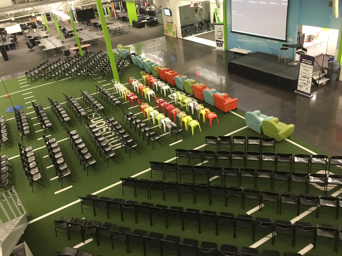 sharpn_me's tweet photo. The #Sharpn crew here @Infusionsoft volunteering for @AZCodeChallenge #YesPHX#TexasHoldem https://t.co/WiOrUFBT43