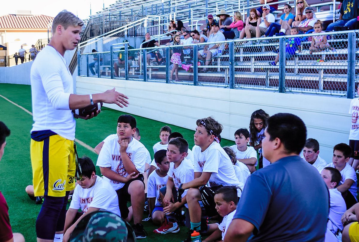 Cal Bear Aaron speaks to campers <a href="/VHSATHLETICS/">VC Athletics</a> <a href="/Coachleach19/">Dylan Leach</a> <a href="/Vcfootball72/">Vintage Football</a> <a href="/VHSBoosterClub/">VABC</a> <a href="/vintagefball/">vintagefootball</a>