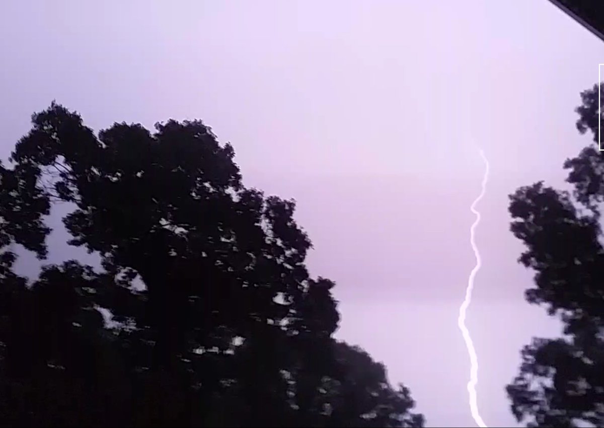 naehas1luv's tweet image. #summerthunderstorms #backyardshot