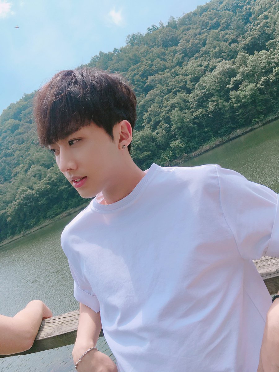 Jeong Inseong 정인성 || KNK || 1994 || 183cm || Main Vocal | Oppas, Seong