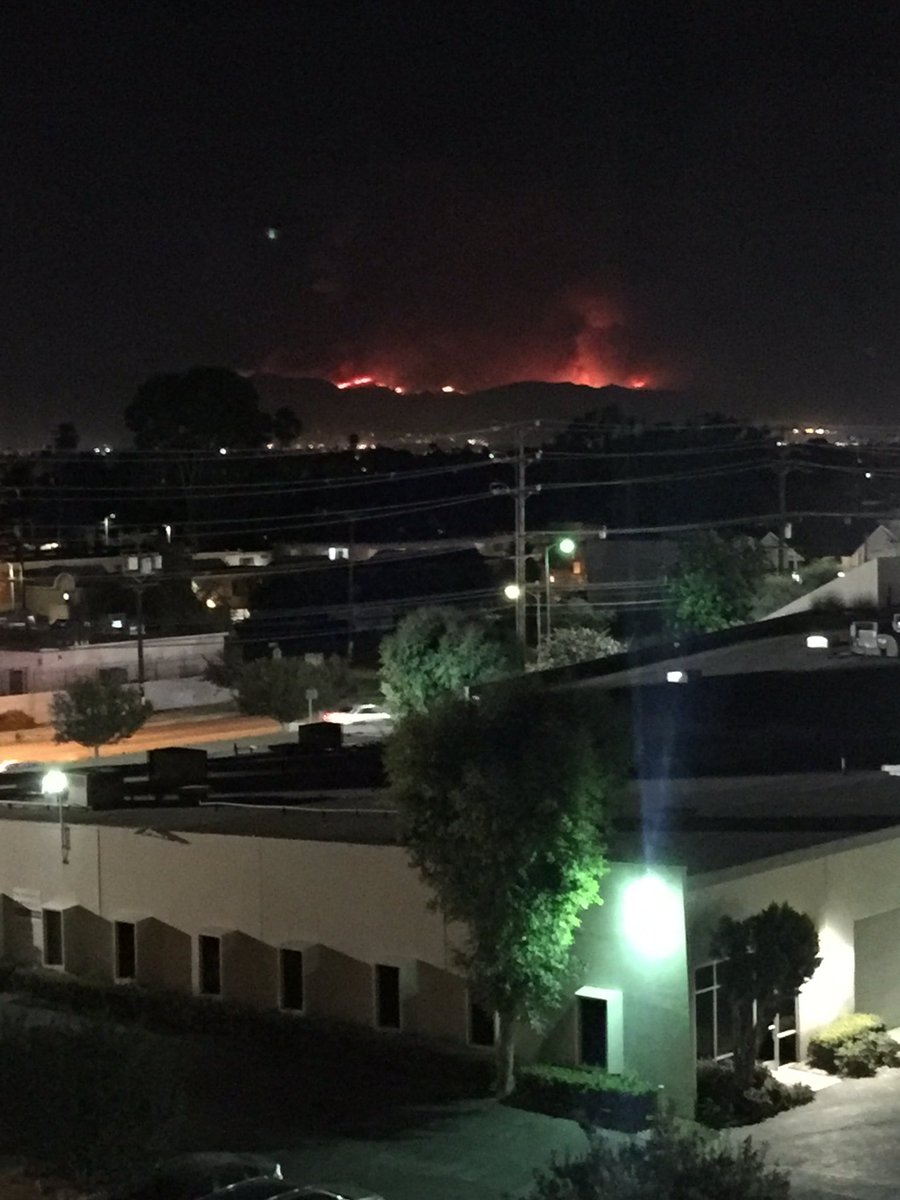 SteamerSteamer's tweet photo. These pix from Warner Center don't do it justice. Some of the flames are straight red. #SandFire https://t.co/bT52RN8g3Q