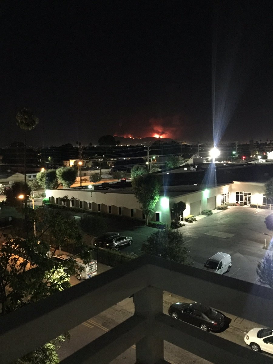 SteamerSteamer's tweet photo. These pix from Warner Center don't do it justice. Some of the flames are straight red. #SandFire https://t.co/bT52RN8g3Q