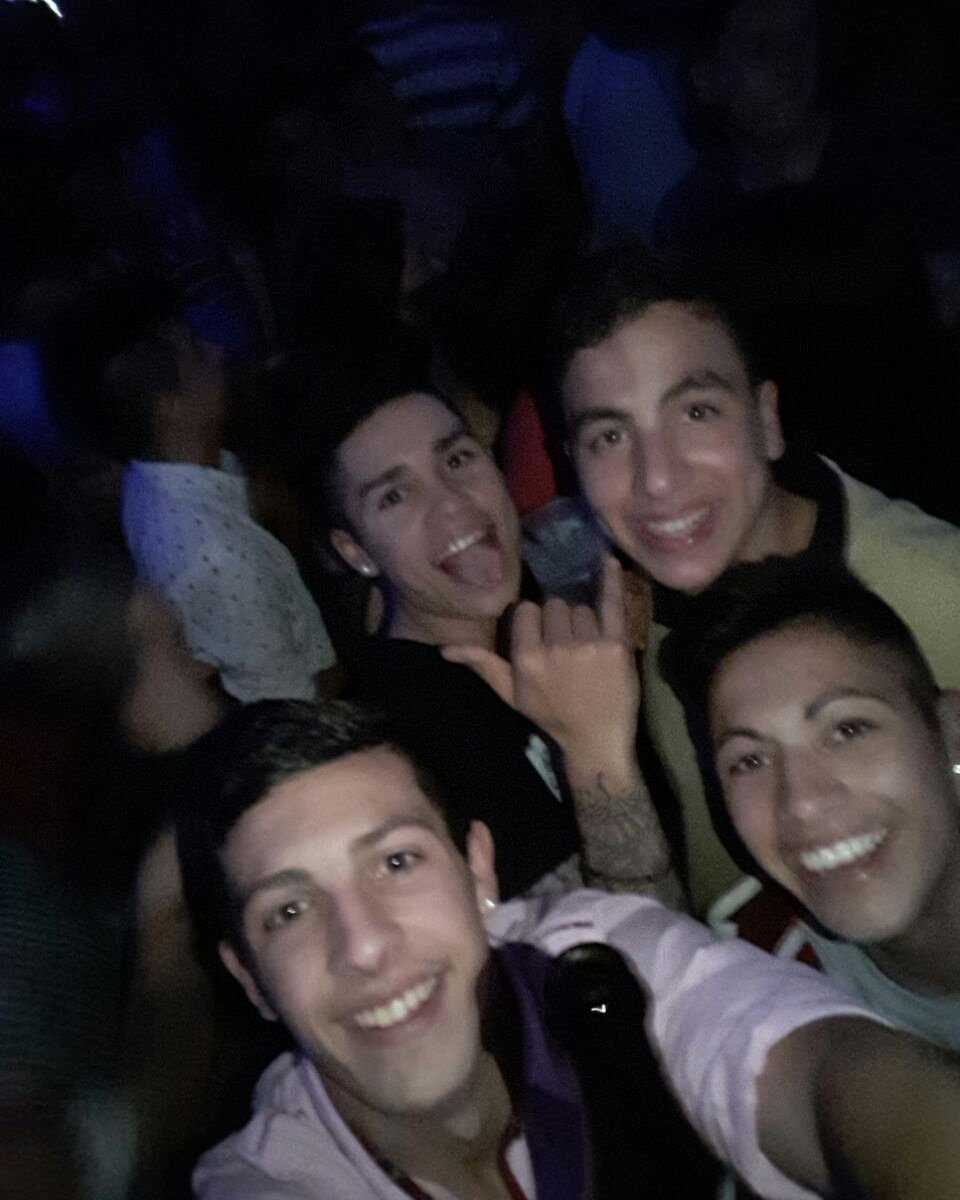 fabrii5551's tweet photo. Si se salio que no se note https://t.co/ckWQknnHzA