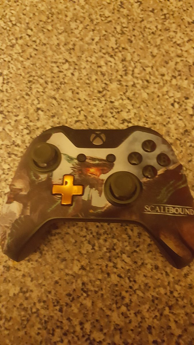 Got my #Scalebound controller skin on my Masterchief controller <a href="/Scalebound/">Scalebound</a>