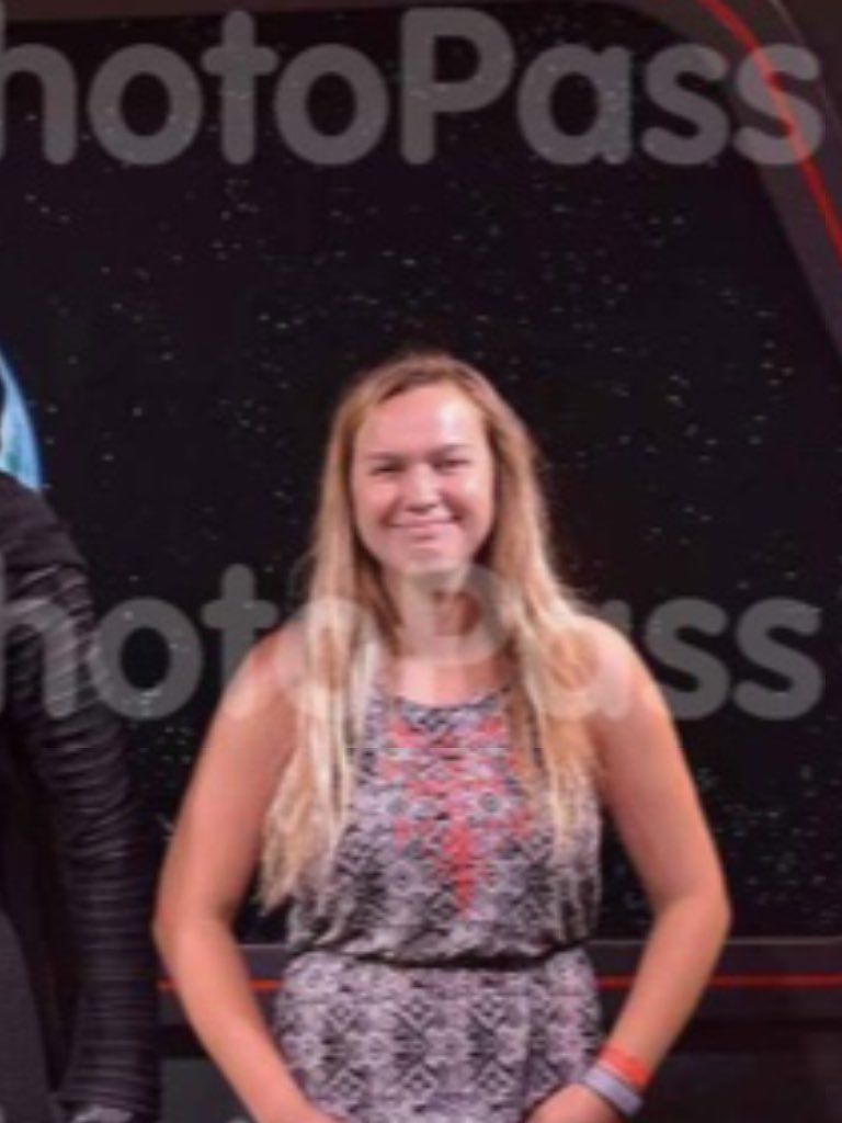 _erikaolson's tweet photo. When your scared 💩less meeting Kylo https://t.co/MJJl22humF