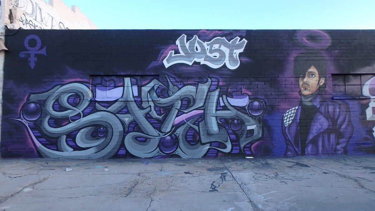 serpan99's tweet photo. #Prince mural by #WithoutARuler downtown #LasVegas Colorado Ave
#PrinceArt #PRINCE4EVER ๐๐
https://t.co/yd8GJ2oM7L https://t.co/Q9ITpYHqKc