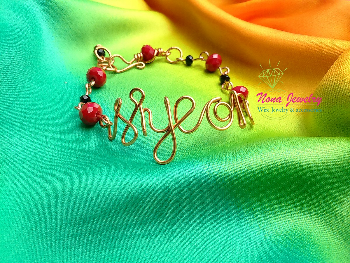 Susantirahim's tweet image. Wire name bracelet Rp 40.000
Ig:@Nonajewelry 
Order: Line @sinona
#wirename #wirenamebracelet #bracelet #accessories