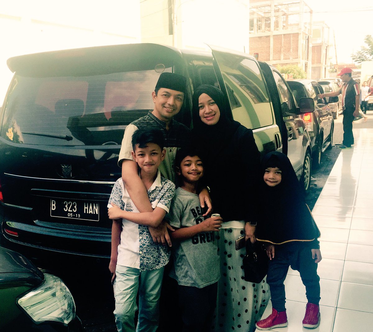 Ngntr si mbarep nyantri di <a href="/gusali_bsh/">Agoes Ali Masyhuri</a> #ayomondok "nyantri itu keren" <a href="/Majalah_Aula/">MAJALAH NU AULA</a> <a href="/SafarRTV/">@travelingasik</a> <a href="/TulusRTV/">Tulus Rajawali TV</a> <a href="/alisawahid/">alisa wahid</a>