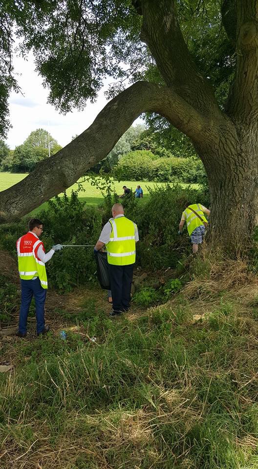 amandareeve2's tweet photo. @max2bmw @davidmwaldron well done @tescowisbech out in the community doing a litter pick in Wisbech #greatjob https://t.co/s8mgtrXSBd