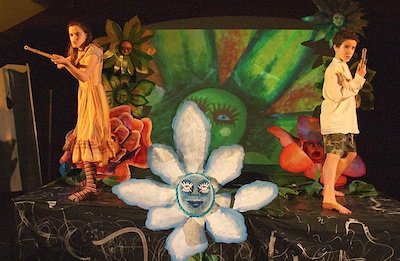 sortirambnens's tweet image. #EspectacleFamiliar del @MiniGrec "Maravilla en el país de las miserias" al @Teatre_Romea bit.ly/28ZcLEh