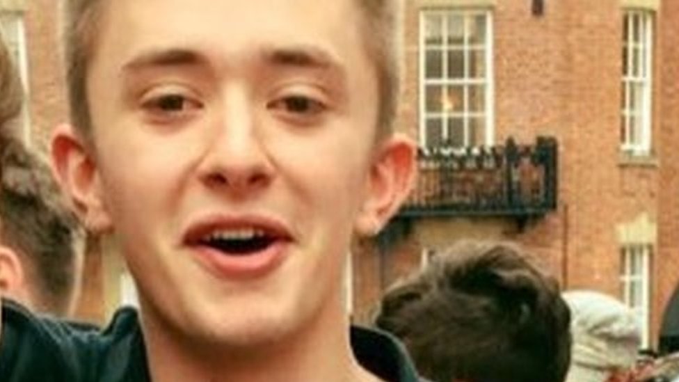 Holiday teenager in coma after quad bike accident
bbc.in/2ag7VFy