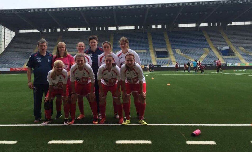 LadiesDeHaan's tweet photo. Momenteel zijn onze #ladiesdehaan te gast bij @stvv https://t.co/O0lUvfN2XS