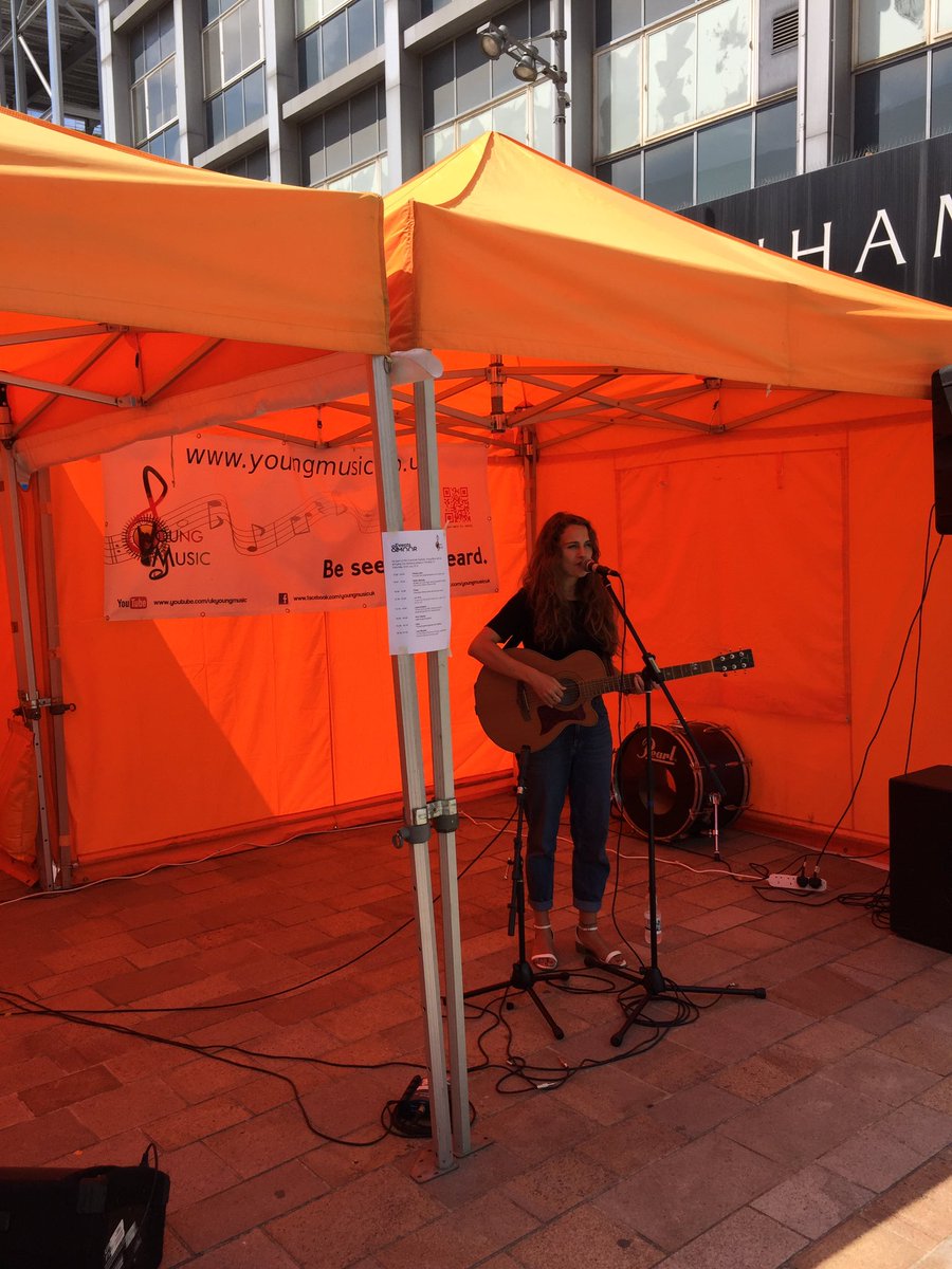 Livecoreevents's tweet photo. @frankievera live on the #YoungMusic stage on @MoorSheffield for @tramlines #sheffield #tramlines #livemusic https://t.co/Jdl9lKrtih