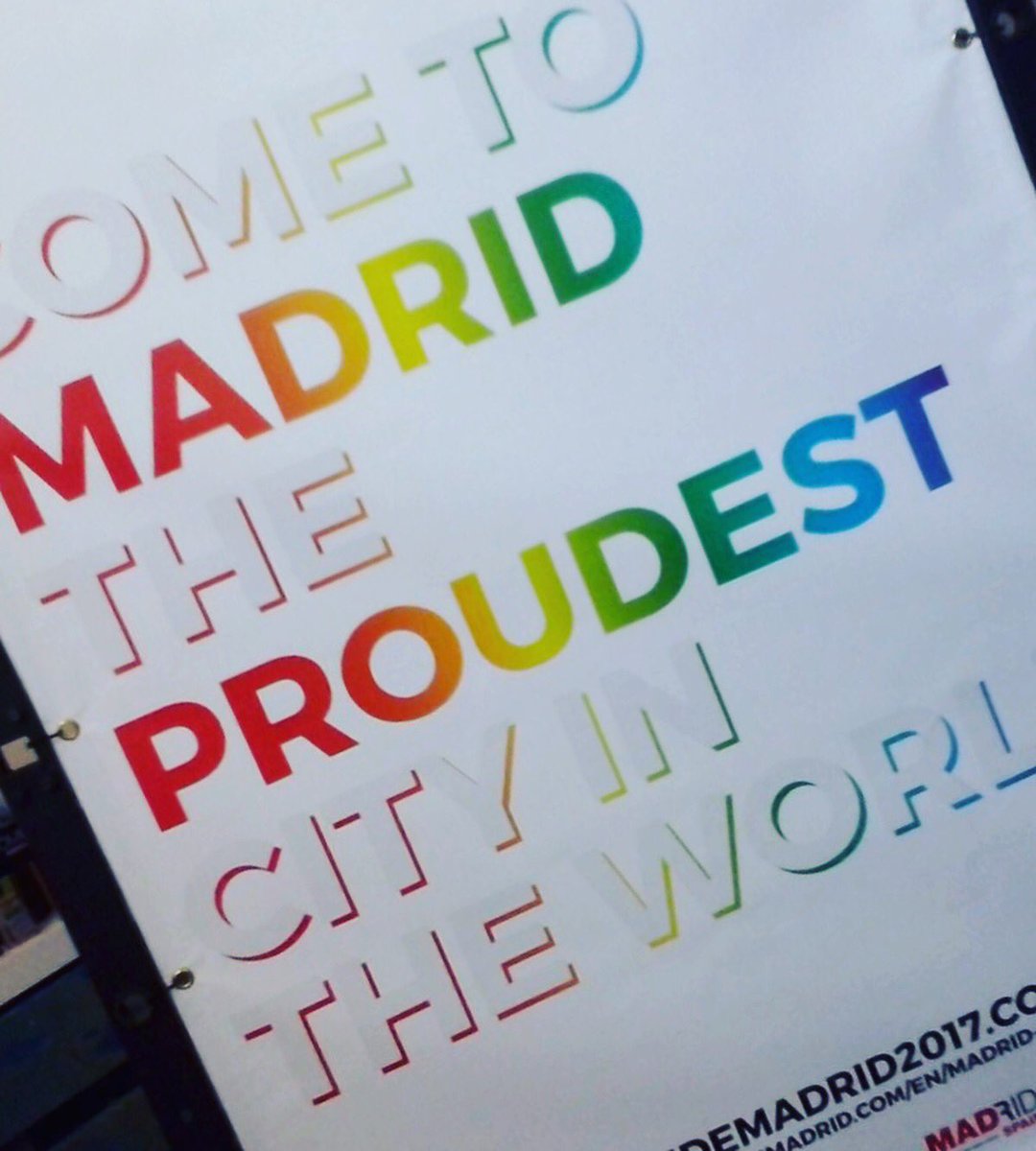 MarketMoving2's tweet photo. #landing #stockholm #streetmarketing #madrid #madridpride2017 #stockholmpride2016 #ecoadvertising @agenciademedios https://t.co/XEemD6p5Z1