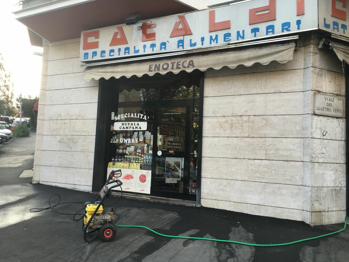A Via dei 4 Venti 72 ore di staffetta #Retake. Ci si divide in 3 turni e si rivolta la strada metro per metro