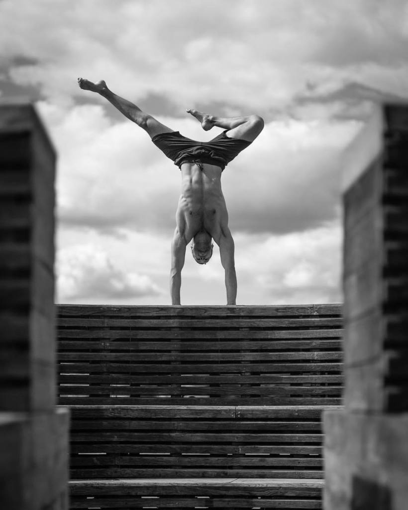 vktr_andersson's tweet photo. Turn your phone upside down and he looks like a superhero 🙈 #movementculture #iamaphotographer #photography #moveme… https://t.co/0vNO97NNPQ