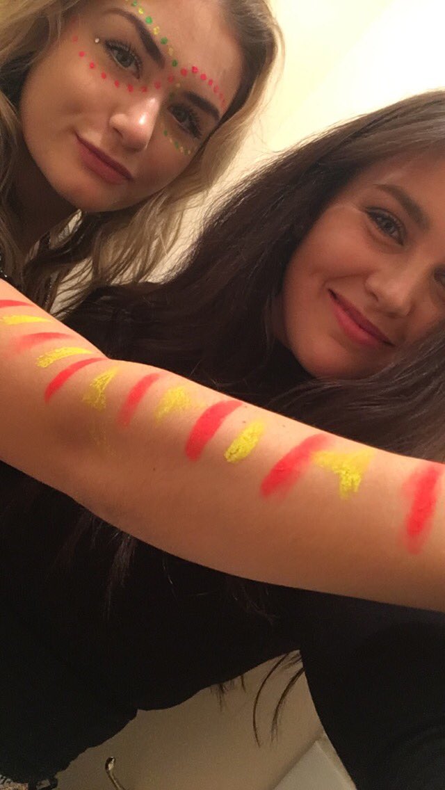Jessicaaaa_10's tweet photo. Happy birthday @frankiebrownex , have a fab day you spice! Love you long time! https://t.co/RBuFxOY9MH