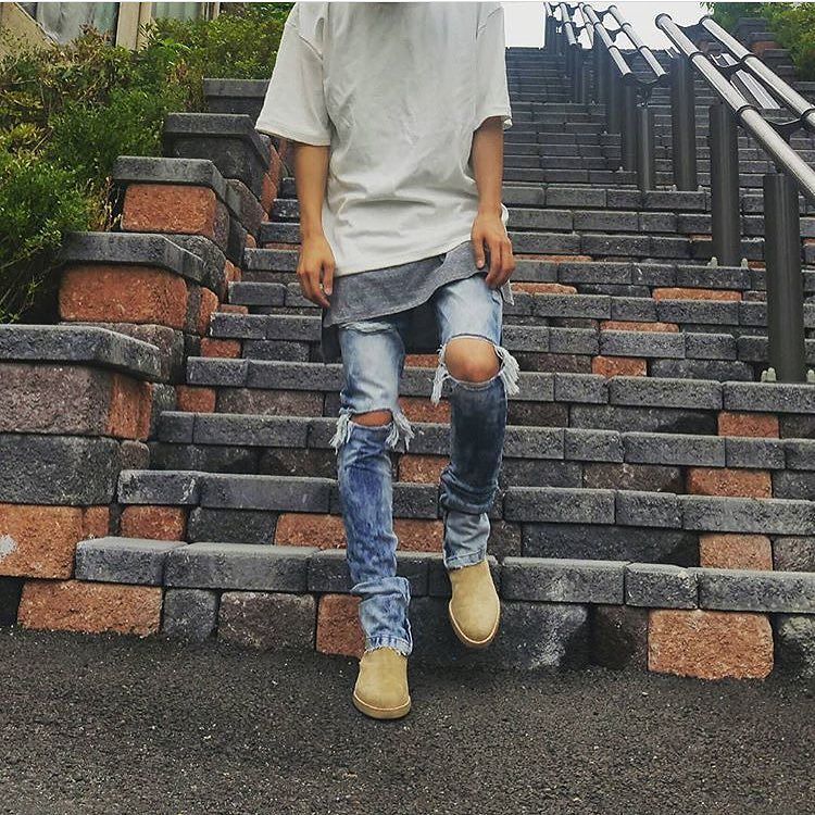 LOOKTRENDLOOK's tweet photo. @bckek_ . •tops: @dominansstravan •inner: @fog •pants: @dominansstravan •shoes: @commonpro… https://t.co/HowWaoCD8e https://t.co/QUAWJHmLmn