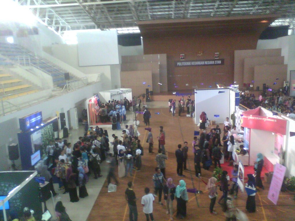 LIVE REPORT suasana Career Expo #mgtc2016. Buat apa gabut di kosan klo kampus serame ini? Yuk buruan datang
