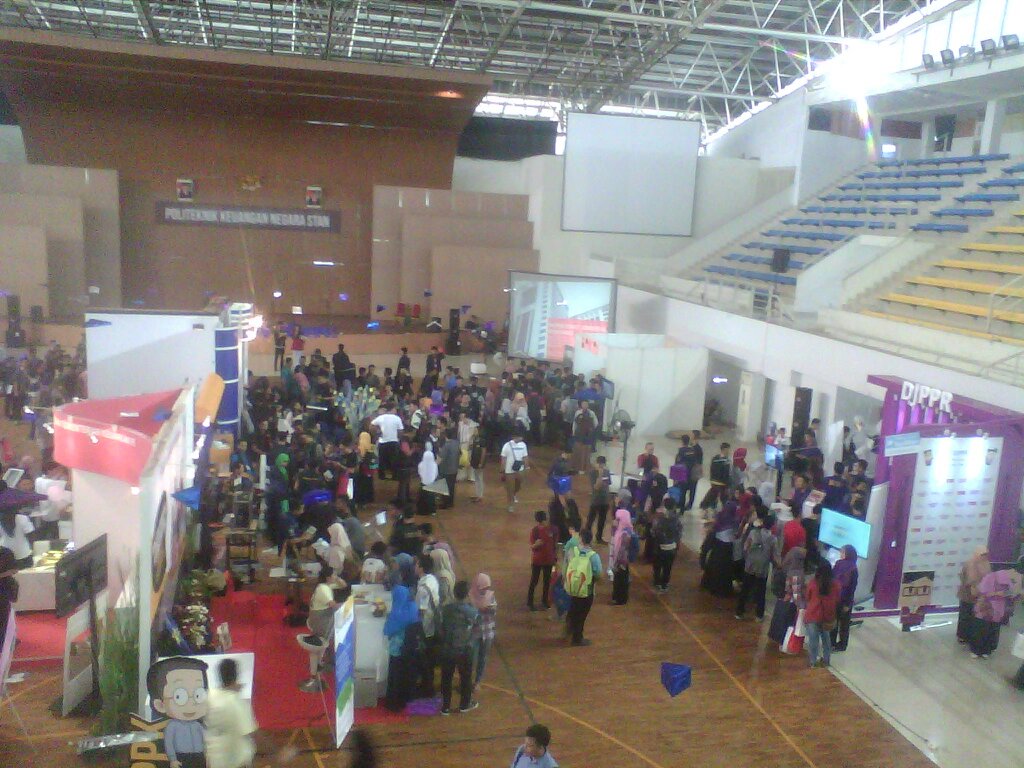 LIVE REPORT Career Expo #mgtc2016. Jangan sampai kalian ketinggalan informasi untuk masa depan kalian. Yuk ke SC