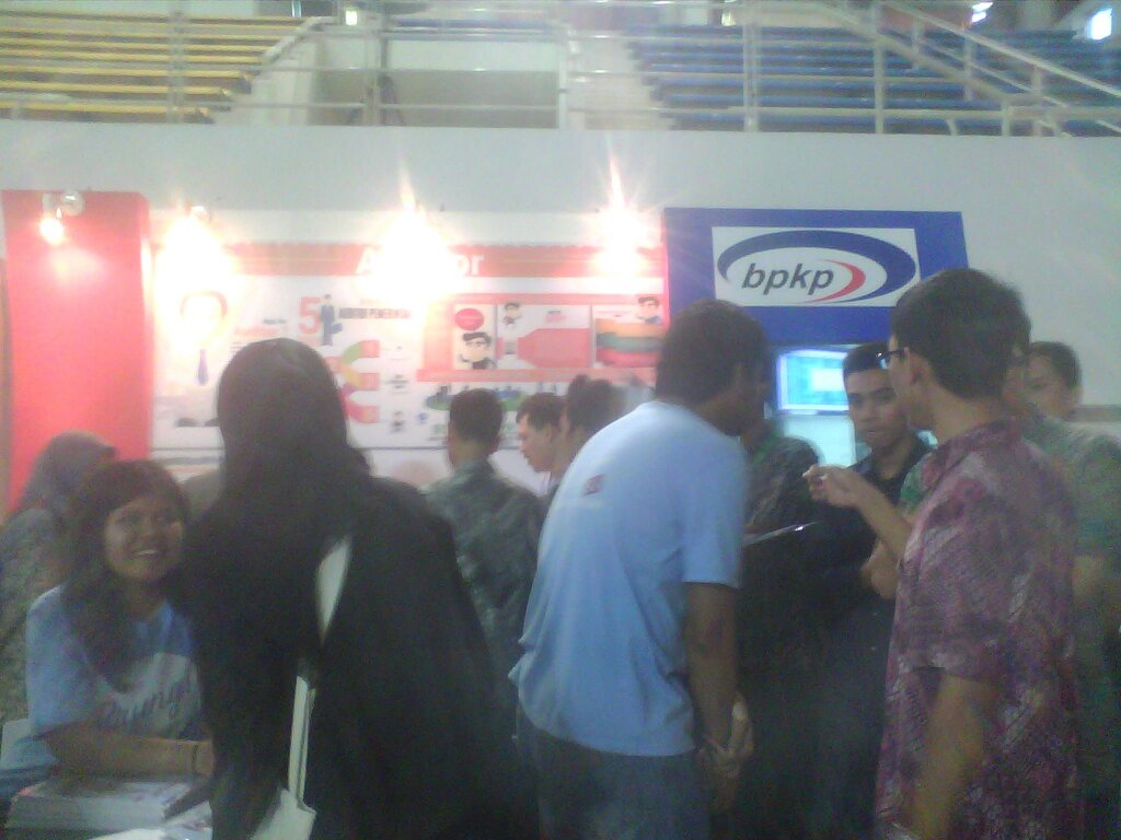 Stand <a href="/BPKPgoid/">BPKP</a> sedang sibuk memperkenalkan instansinya ke mahasiswa PKN STAN. Yuk ikut cari info