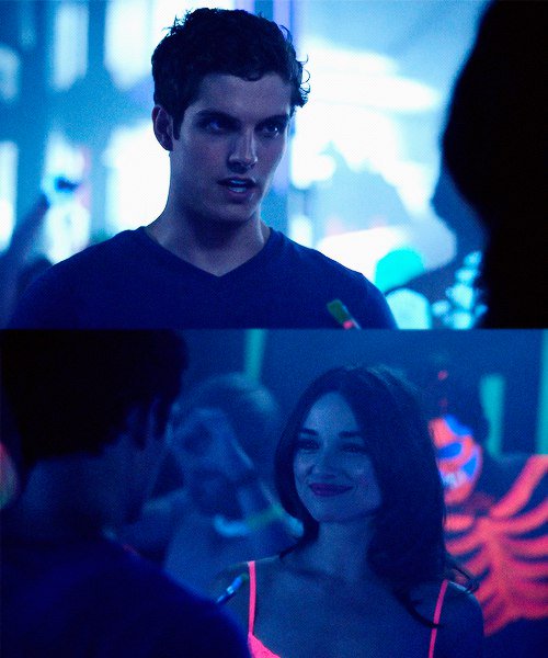 beautiful_isaac's tweet photo. -Я ненавижу, когда ты так нужен...

#Allisaac #TwittWolf #OTP #TeenWolf https://t.co/dxV3s2A8hB