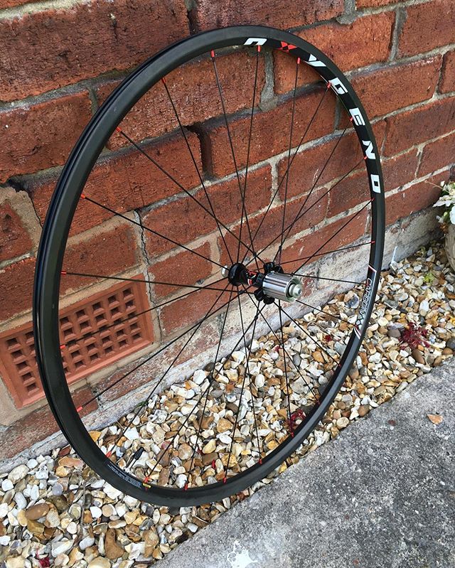 SpadaUK's tweet photo. Oxygeno full Carbon Clincher. In store now ready for next day delivery. https://t.co/VHM1X4rDuw https://t.co/mpp26JSe9G
