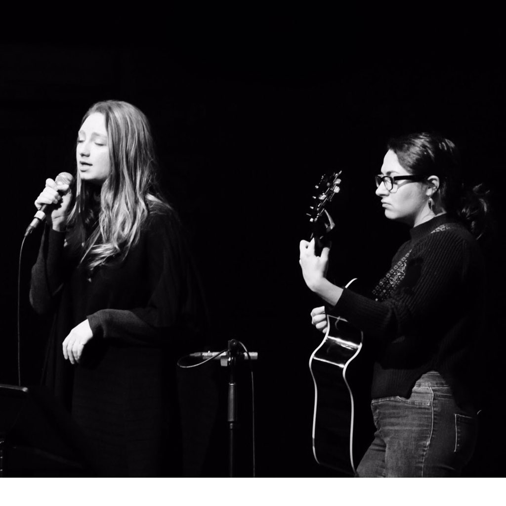 ATS2087DONGHIA's tweet photo. Action shot from tuesdays gig #monashoweek #robertblackwoodhall #orientationceremony https://t.co/RPedwaMGPr