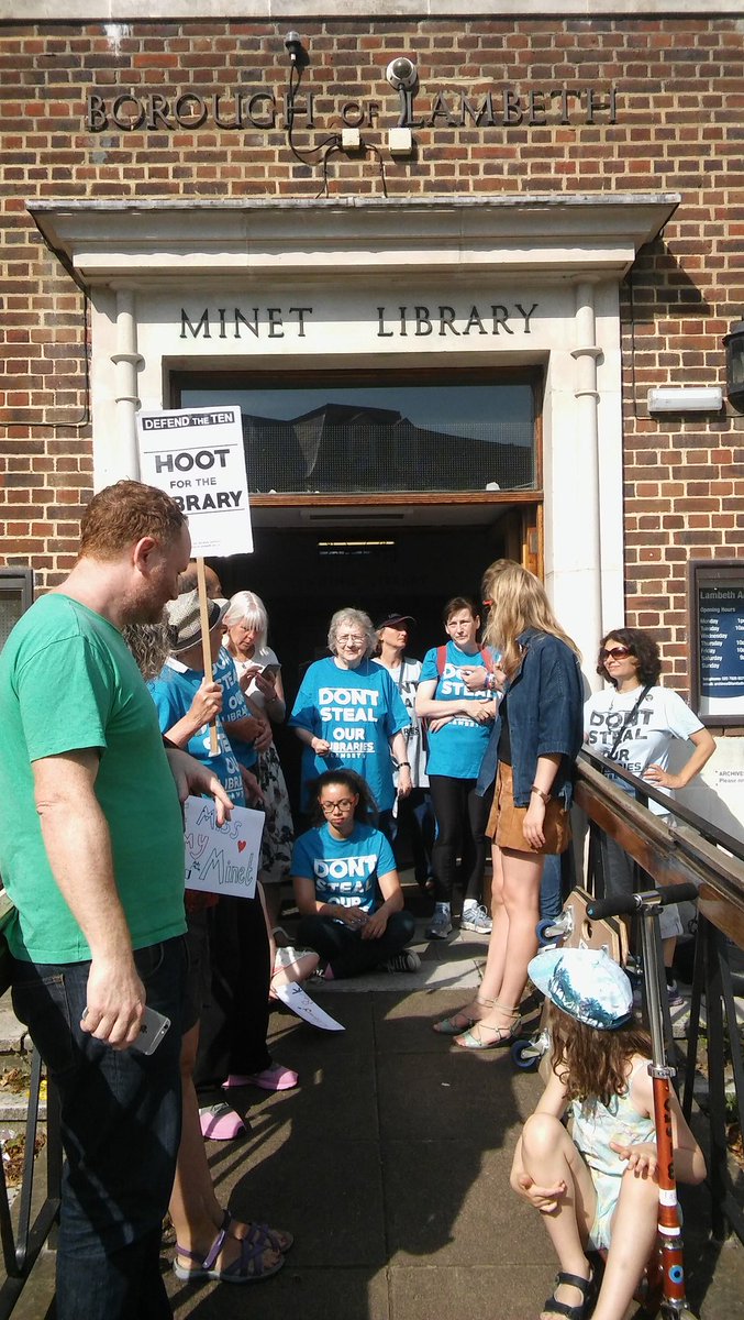 robinska_'s tweet photo. Refusing to let books leave minet library #savelambethlibraries #defendthe10 @brixtonbuzz @southlondonpres https://t.co/TF68gbIT01