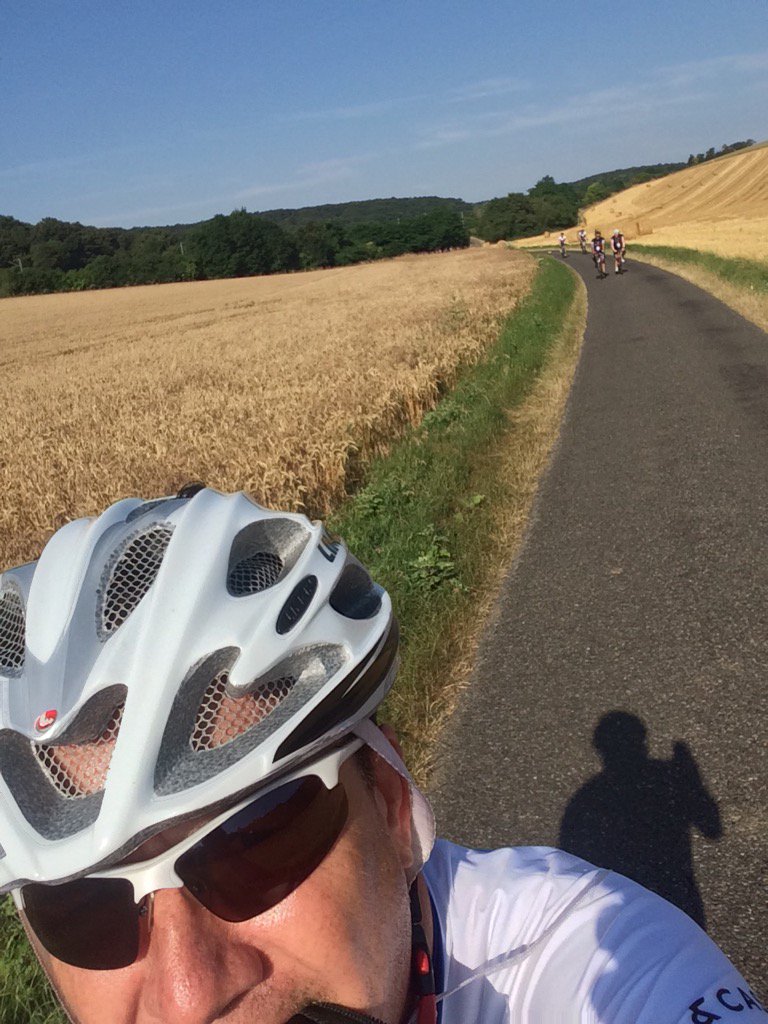 Fearlessdanny's tweet photo. On the road selfie. If you look very closely @DansTrust2012 you might see ian in the background #slowcoach https://t.co/GJ5imZwL77