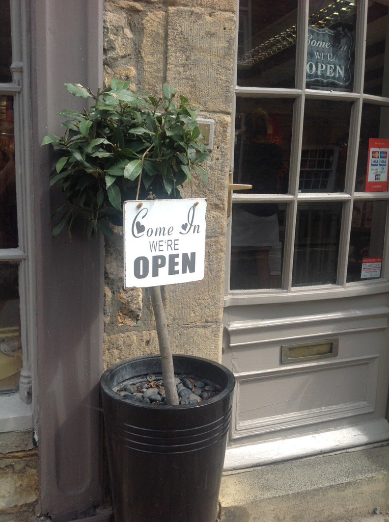 il_piccolo_deli's tweet photo. Blooming #Corbridge! @FinaleCorbridge @NormaJamesShop @AcanthusCor @sorellahexham @mrwolfhexham #Hexham https://t.co/otxwWbnKHj