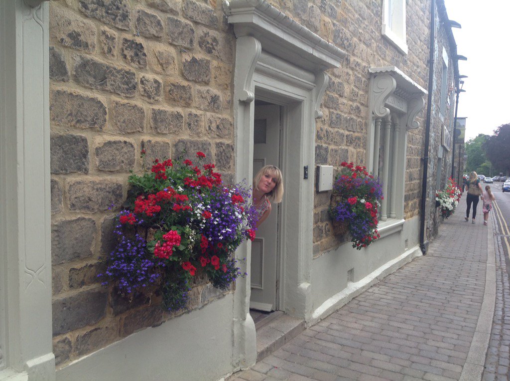 il_piccolo_deli's tweet photo. Blooming #Corbridge! @FinaleCorbridge @NormaJamesShop @AcanthusCor @sorellahexham @mrwolfhexham #Hexham https://t.co/otxwWbnKHj