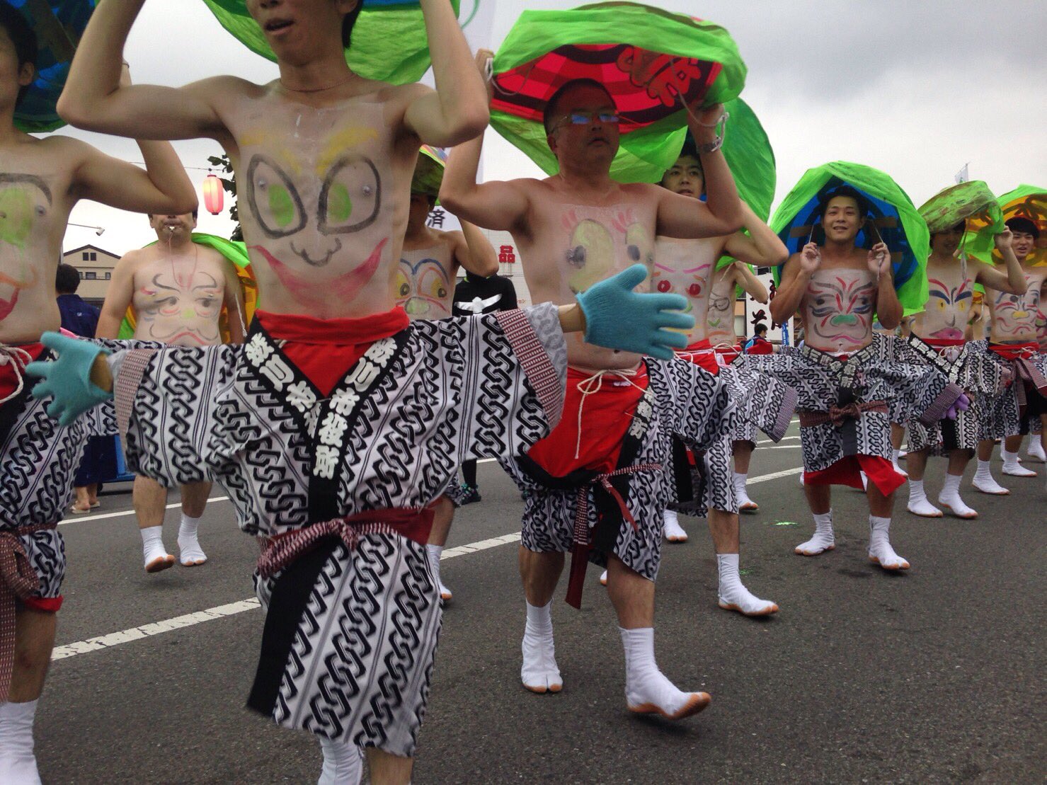 渋川市 今日は渋川へそ祭り いろいろなお腹が勢揃い 午後7時までへそ踊りパレードです 新町五差路付近にぜひお越しください T Co Bylyyn6sgj Twitter
