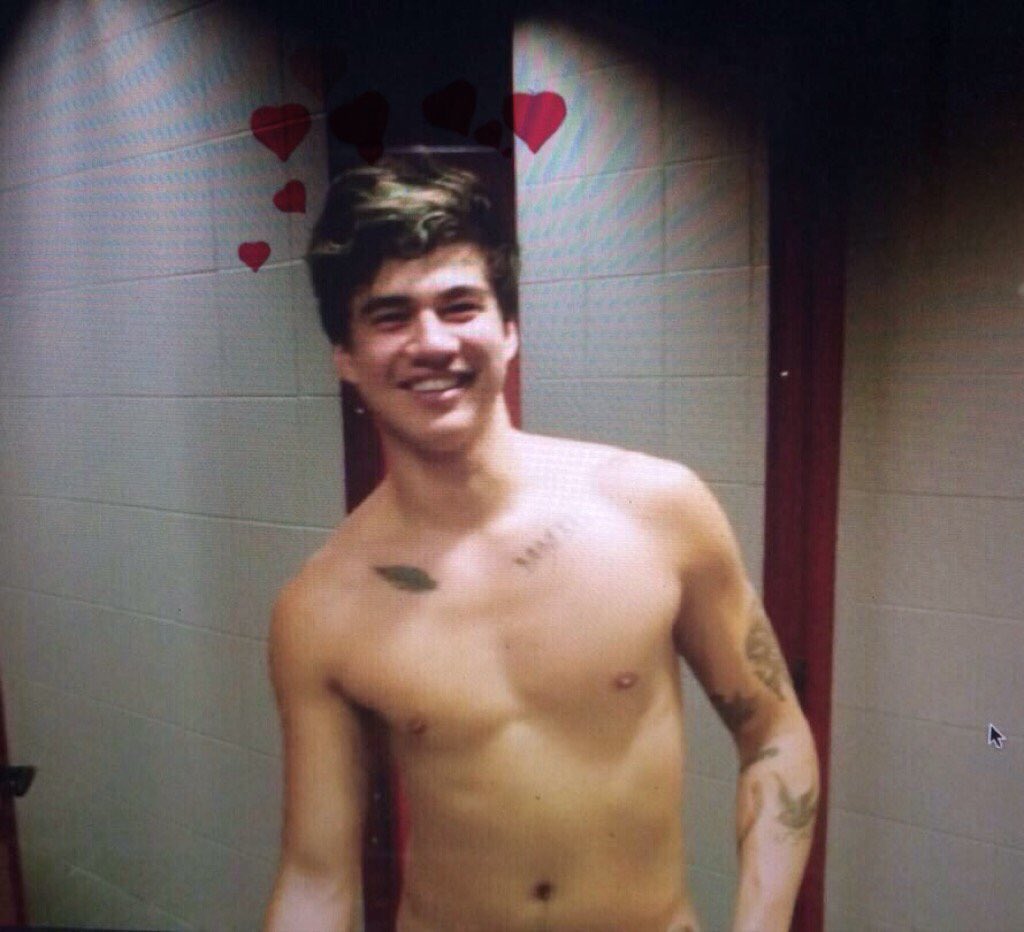 siIentechos's tweet image. It&apos;s ya boy, Calum. Mind giving me some RTs? 😁