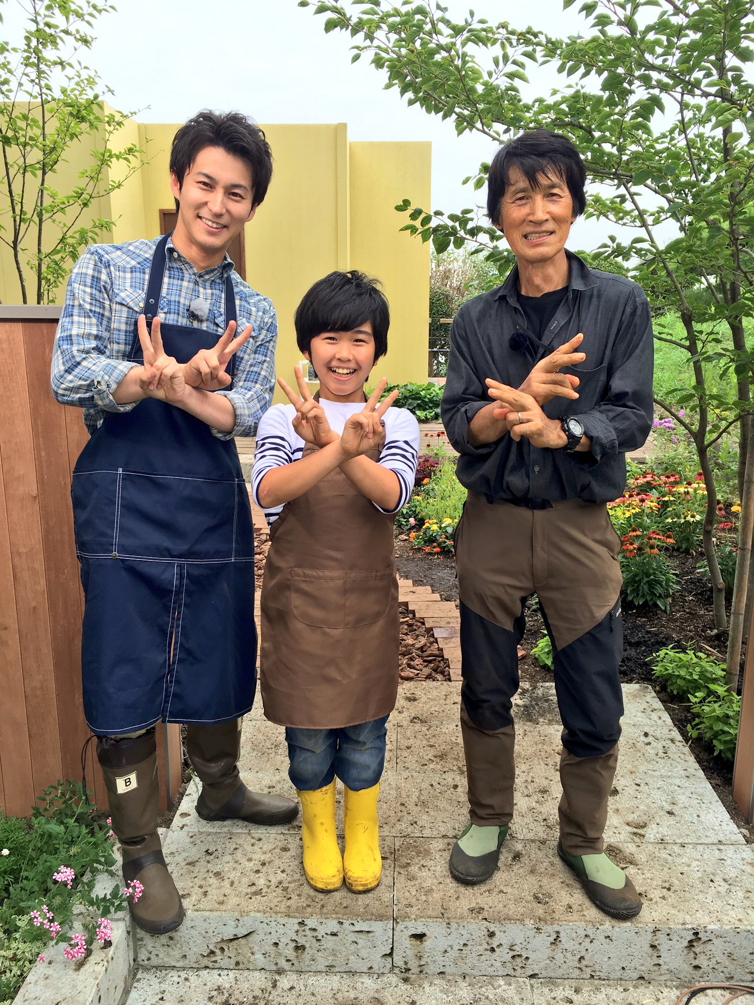 Twitter 上的 三上真史 明日のnhk Eテレ 趣味の園芸 は遊ガーデン12ヶ月 今回は鈴木福くんと一緒に なんと庭に池をつくっちゃいますよ 講師は神保賢一路さん あさ8時半から ぜひ ピースピース T Co Cm34i1z8bk T Co Atmncikxug Twitter